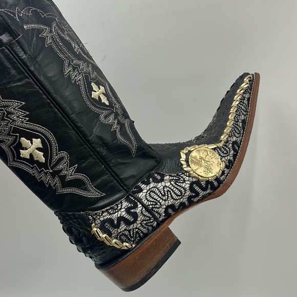 BOTAS 8 SEGUNDOS MENS SIZE 8 WESTERN COWBOY BLACK GOLD EMBROIDERED GRAPHIC BOOT - Picture 10 of 11